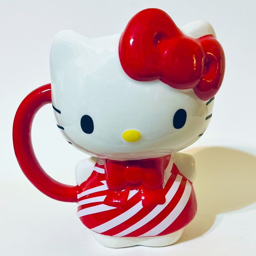 🎀 Hello Kitty Christmas Mug